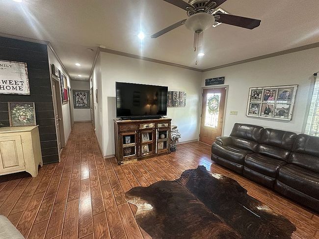 Image of 4633 Fm 744