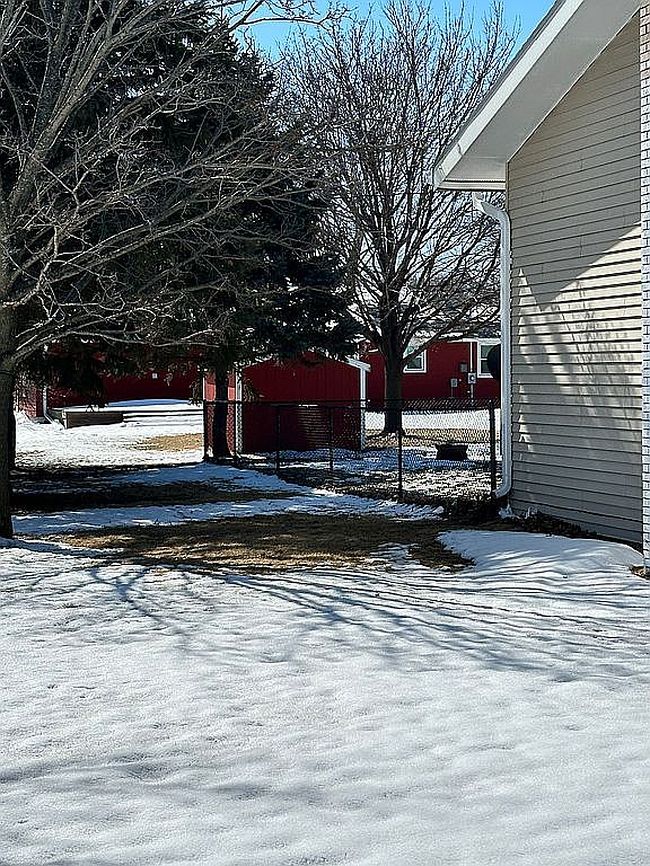 Image of 912 9th St Ne