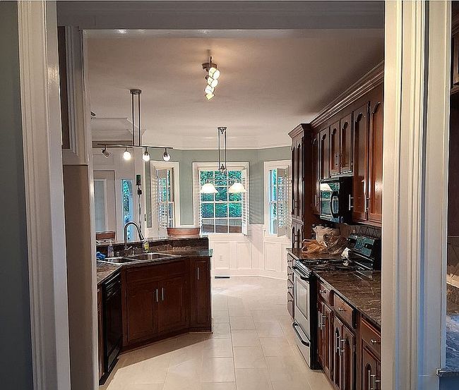 Image of 102 Portico Dr
