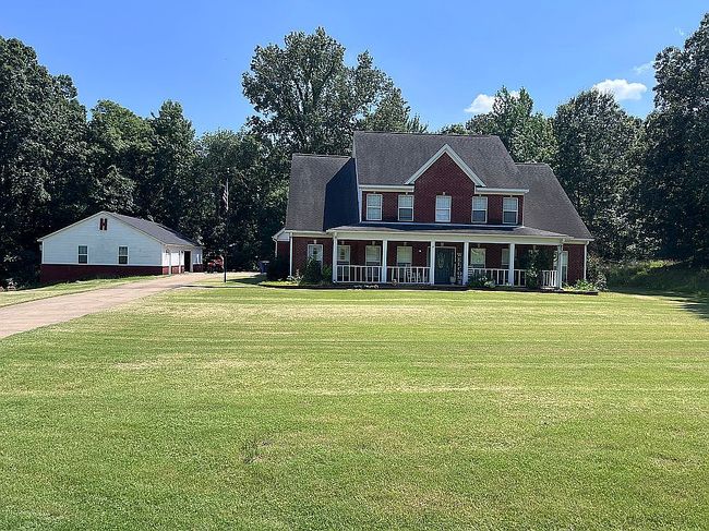 Photo of 1001 Crockett Loop N