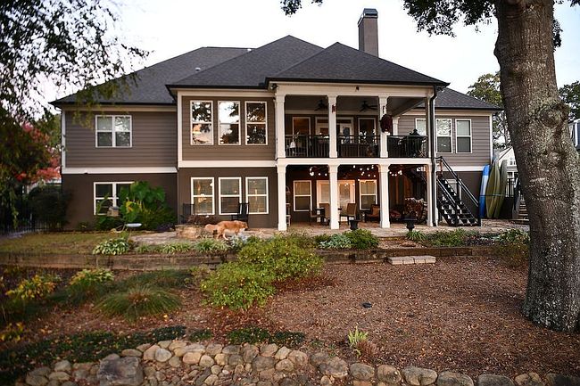 Photo of 185 Lake Shore Dr, Newnan, GA
