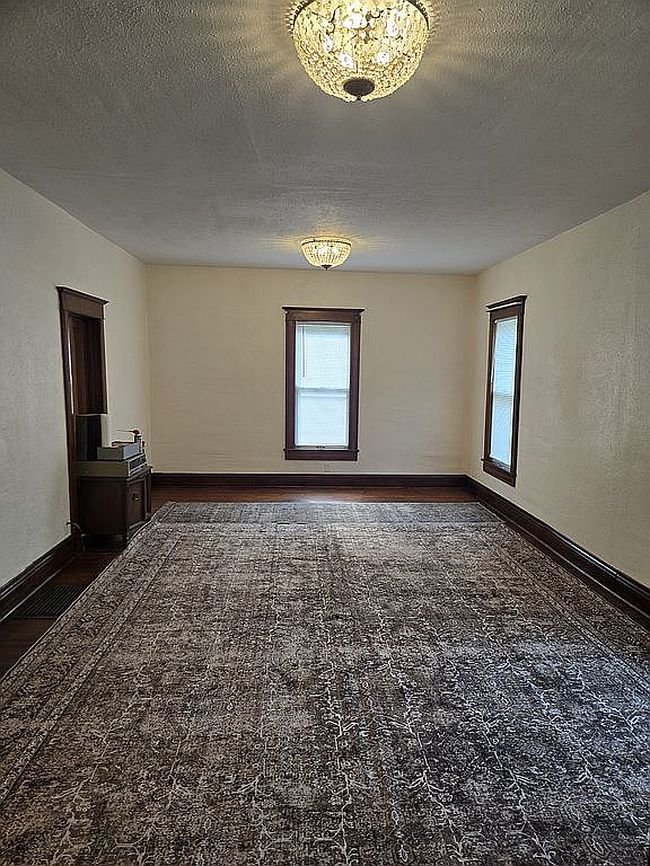 Photo of 1105 13th St, Auburn, NE