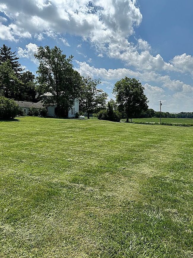 Photo of 1387 State Route 122 W, Eaton, OH