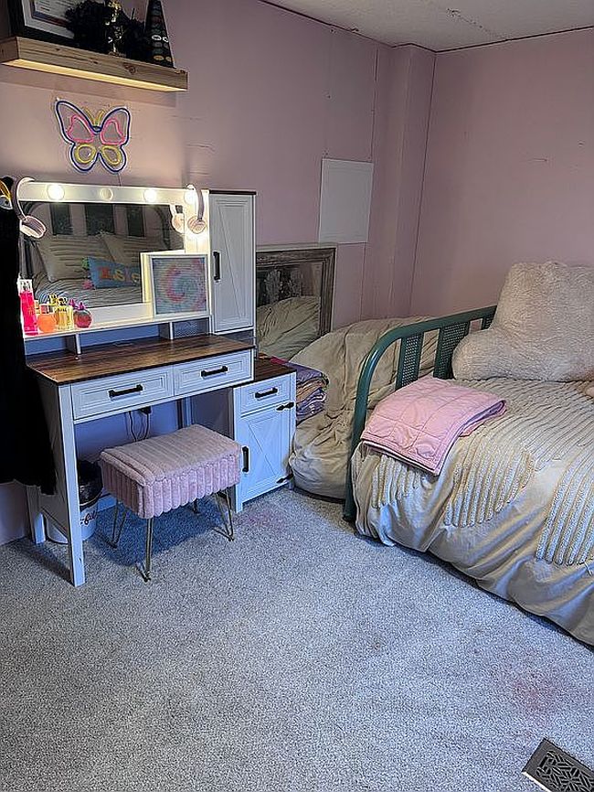 Image of 24 Fairbanks Ct