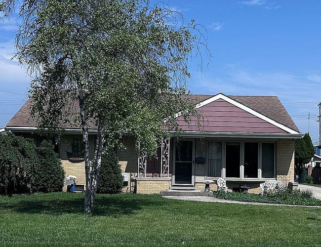 Photo of 7939 N Neva Ave, Niles, IL