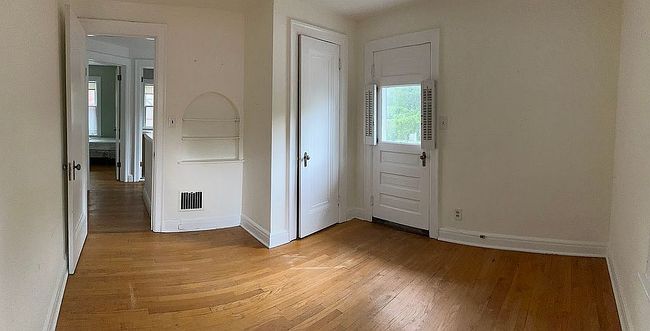 Photo of 24 Fairwood Blvd, Pleasant Ridge, MI