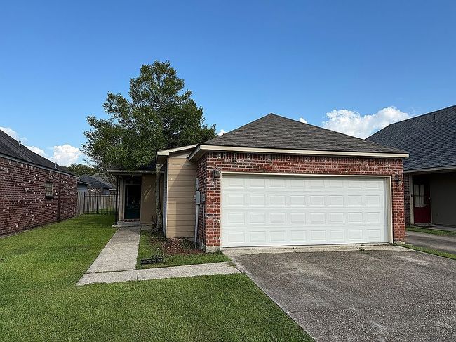 Photo of 5525 Ducros Dr, Baton Rouge, LA