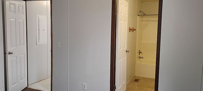 Image of 4809 W Windsor Rd #D19