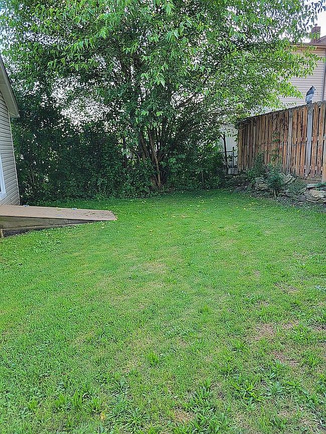 Photo of 815 Hazlett Ave, Brackenridge, PA