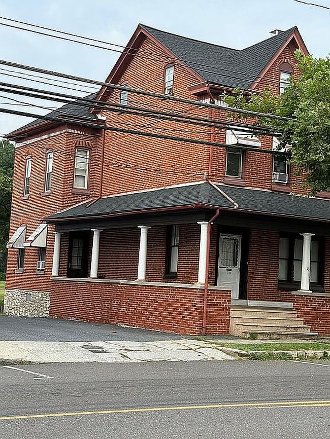 Photo of 75 E Penn Ave, Wernersville, PA