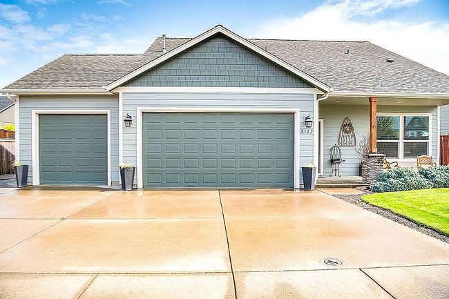 Image of 2123 Nw Lariat Dr