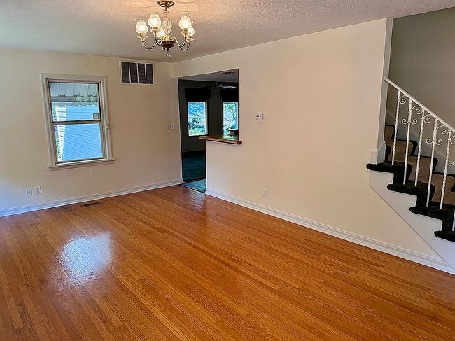 Additional photo 1 of property located at 518 S Flood Ave