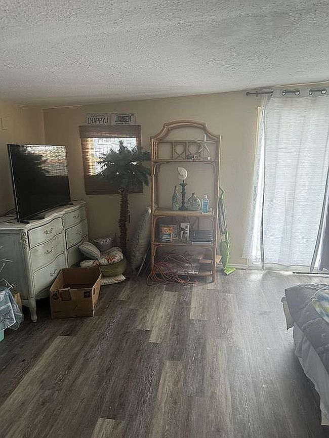 Photo of 2119 N Wellesley Dr, Bradenton, FL