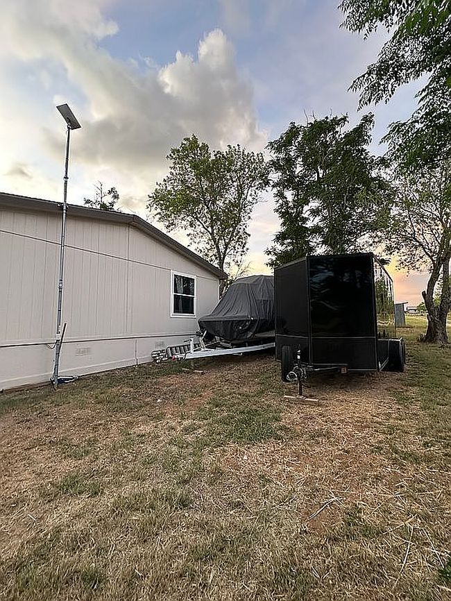 Photo of 3876 County Road 427, Stockdale, TX