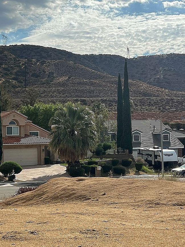 Photo of 6831 Sycamore Ln, Palmdale, CA
