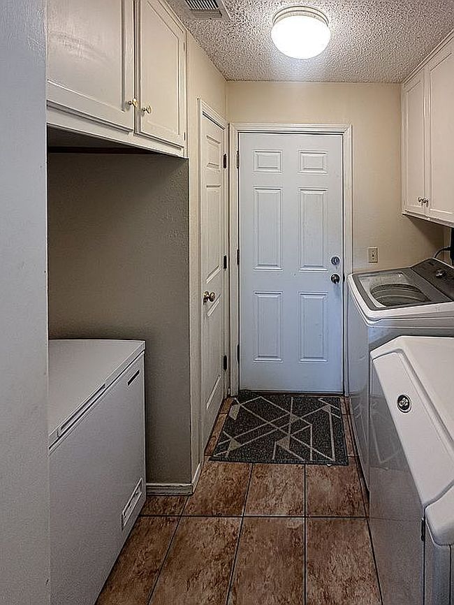 Preview of property located at 4209 Rhine Ave