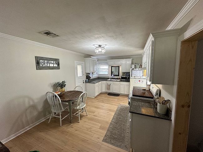 Photo of 210 Wilson St, Raceland, LA