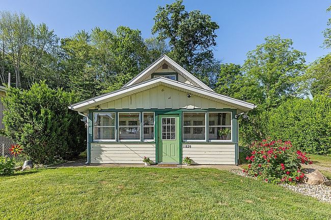 Preview of property located at 11829 Chateau Ct