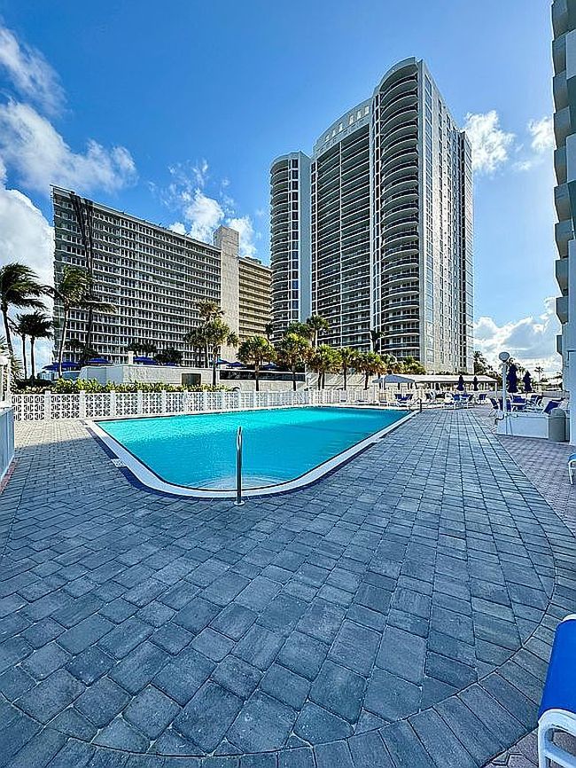 Image of 4250 Galt Ocean Dr Apt 9G