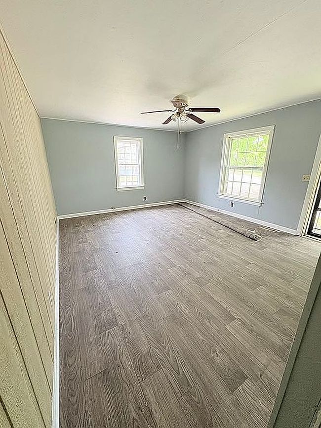 Preview of property located at 218 Eastview Dr