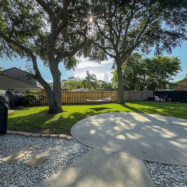 582 Aquatic Dr, Atlantic Beach, FL