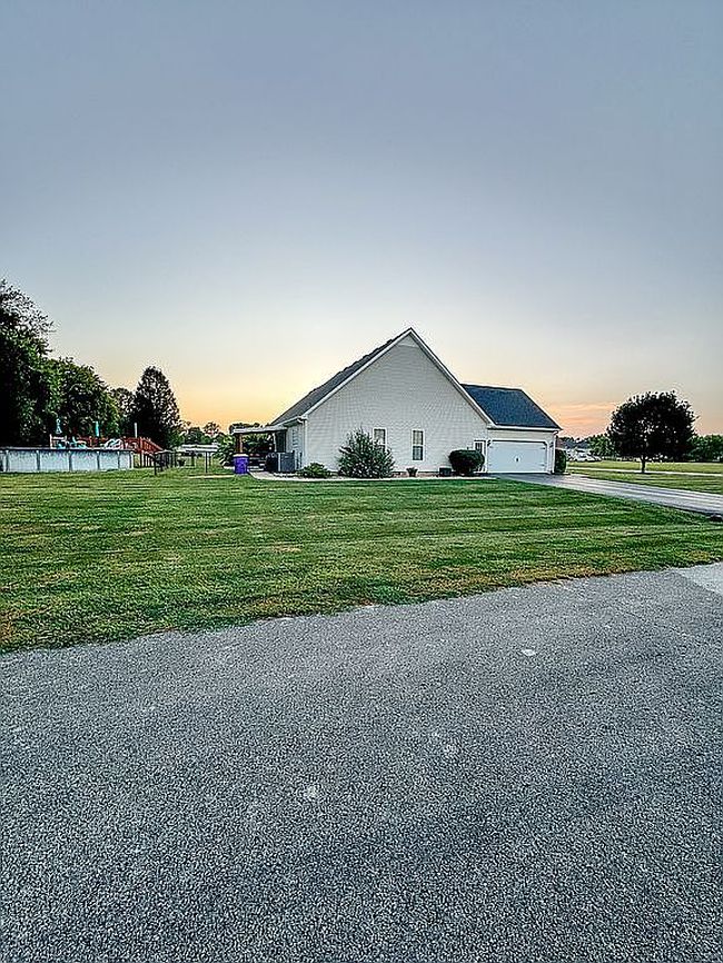 Photo of 280 Seattle Slew Ln, Bowling Green, KY