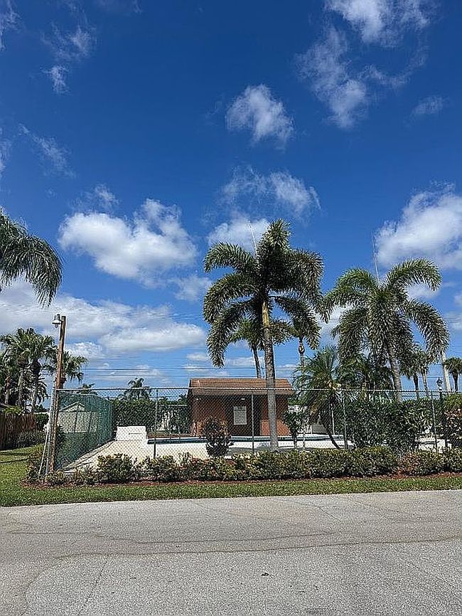 Photo of 4988 Alder Dr Apt A, West Palm Beach, FL