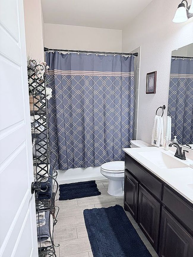 Photo of 500 River Bank Ln #X4Ma6B, Granbury, TX
