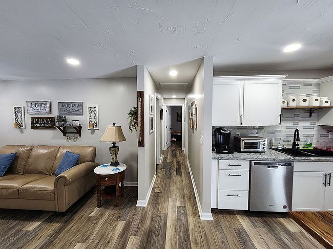 Photo of 475 Essen Dr, Fayetteville, OH
