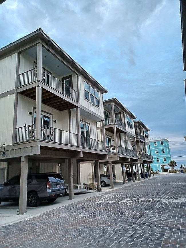 Photo of 1932 W Beach Blvd Lot L