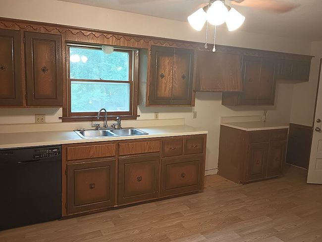 Photo of 1001 S One Mile Rd, Dexter, MO