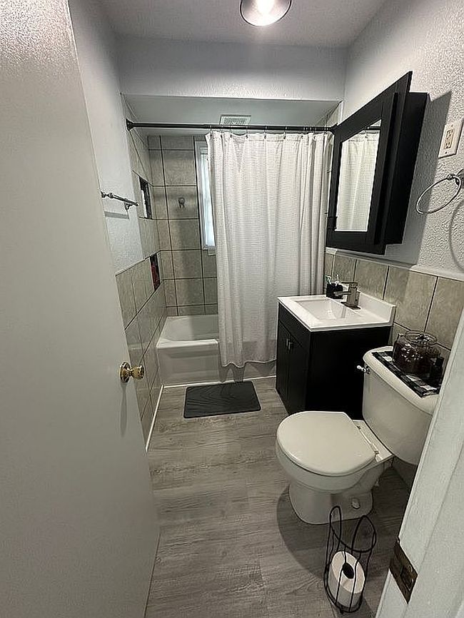 Image of 111 E 20th St