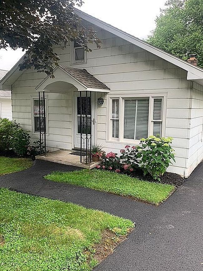 Photo of 34 Cooper Ave, Troy, NY