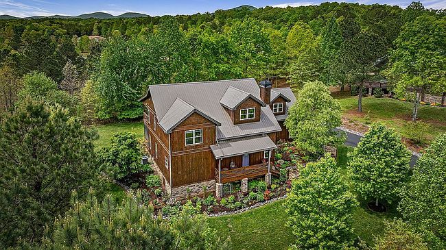 Additional photo 2 of property located at 45 Village Loop