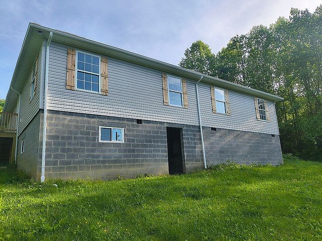 Photo of 190 Opal Dr, Gate City, VA