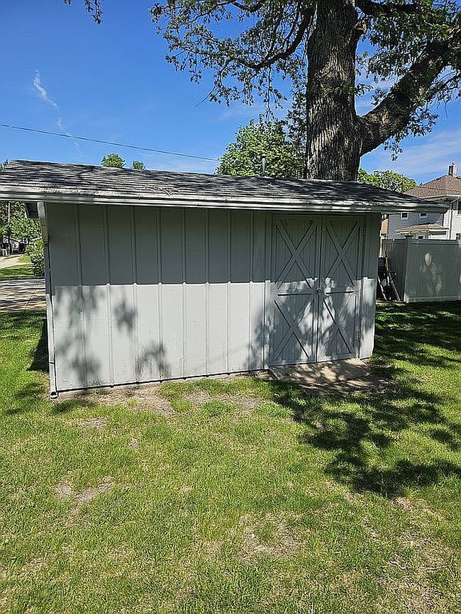Image of 102 E Porter St