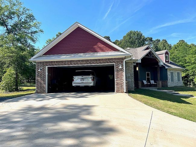 Image of 220 Lillian Ln