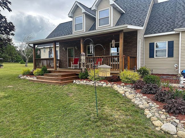 Image of 1660 W Surrey Rd