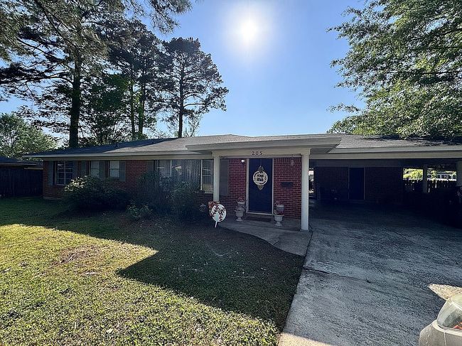 Photo of 205 8th St Ne, Springhill, LA