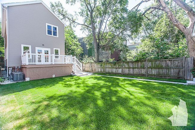 Additional photo 3 of property located at 806 S Oakley Blvd