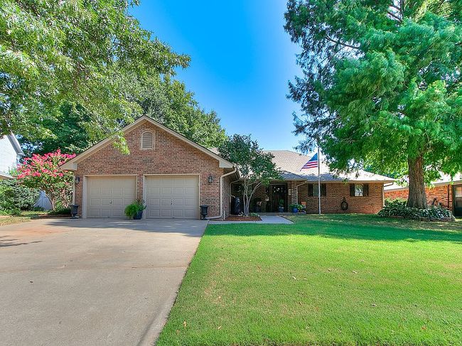 Photo of 157 E Vail Dr