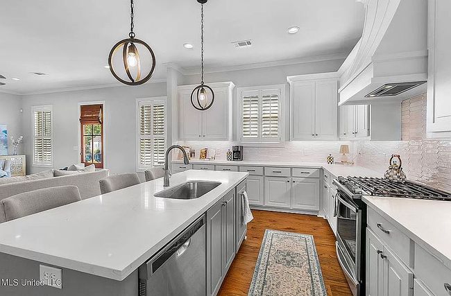 Image of 104 Hampton Ln