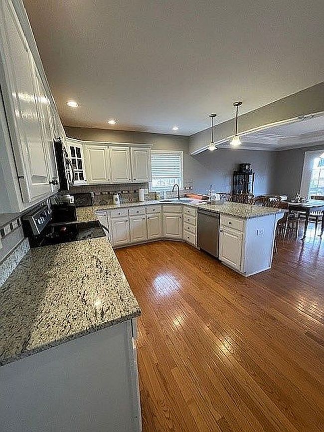 Additional photo 3 of property located at 615 Ashbourne Dr