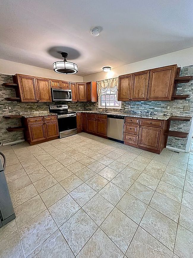 Photo of 132 Horseshoe Dr, Somerset, KY