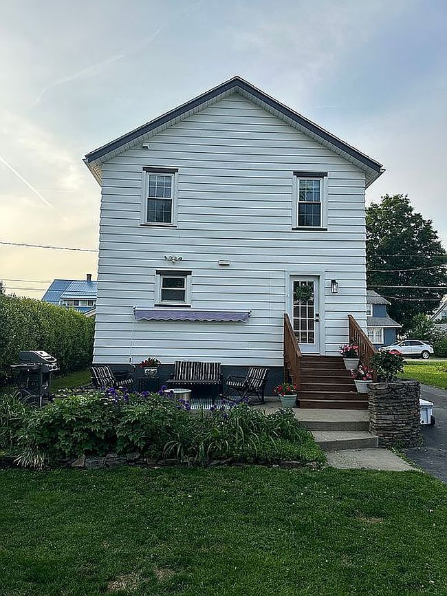 Additional photo 1 of property located at 8 Kenmore St