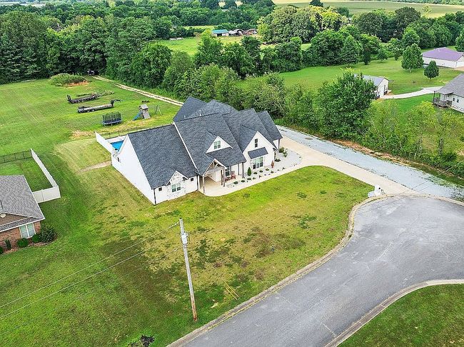 Photo of 647 Connor Ln, Lexington, TN