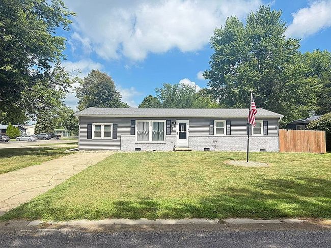 Photo of 402 Park Cir