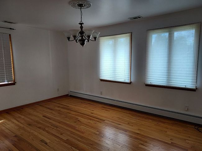 Image of 824 Elmer St
