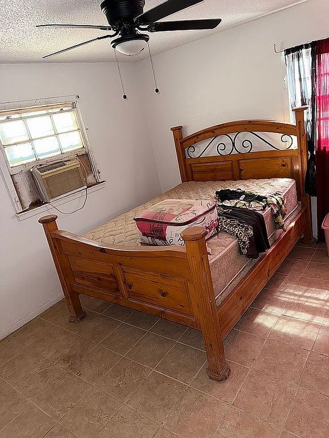 Photo of 1720 E 1st Pl, Lubbock, TX