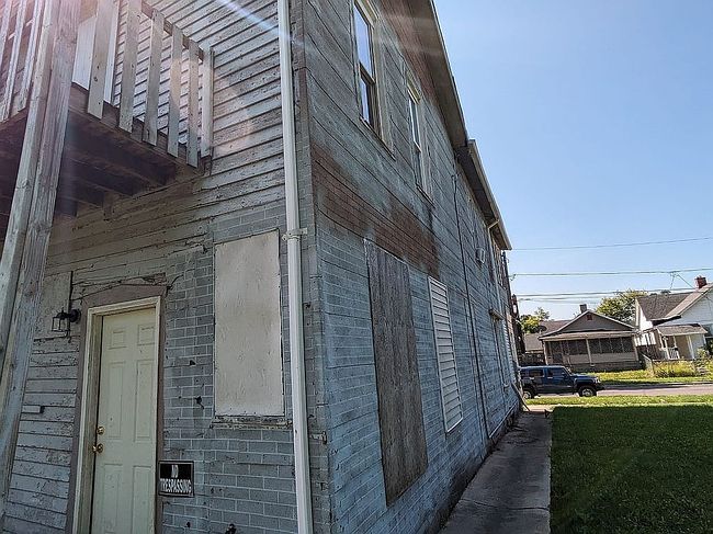 Image of 646 Segur Ave